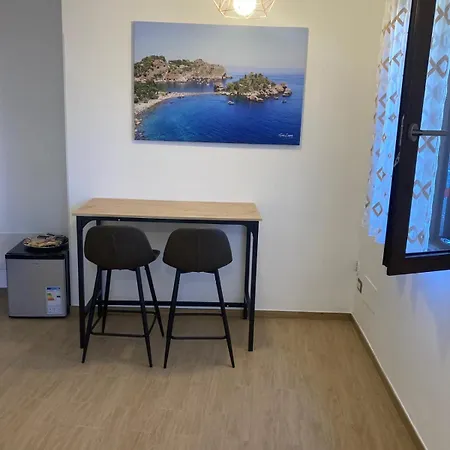Elegant Mini Appartments Floridia Close To The Center Private Parking Ταορμίνα