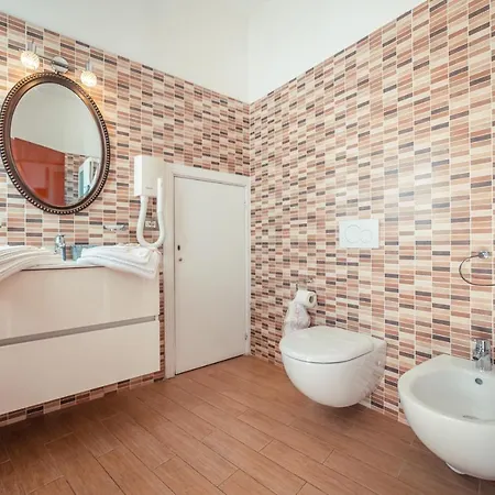 Elegant R&b Floridia Bed and Breakfast 3*