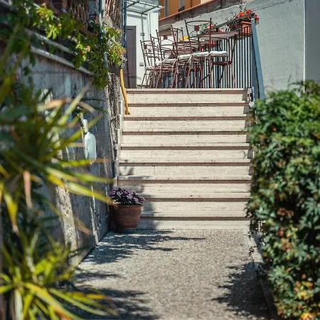 Elegant R&b Floridia