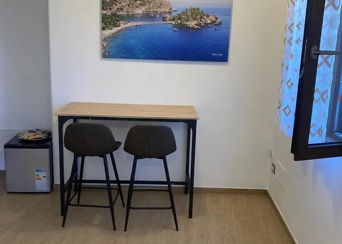 Elegant Mini Appartments Floridia Close To The Center Private Parking Ταορμίνα